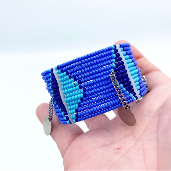 Artisan Handcrafted Blue Seed Bead Silver Tone Dangle Southwestern Wire Bracelet - Picture 10 of 11